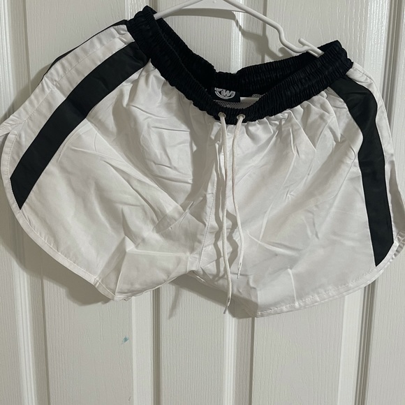 Shorts made with 100% cotton Brand new - Picture 3 of 8